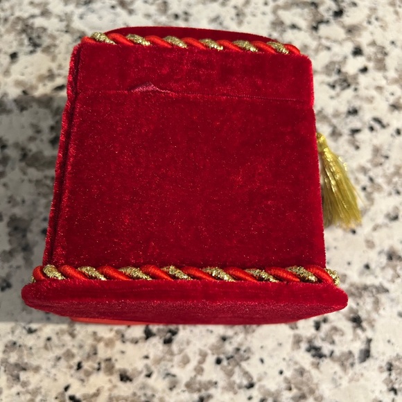 Velvet Jewelry keepsake box - Picture 3 of 6